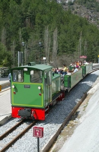 Bergueda | Tourist railway during a trek through the Pyrenees