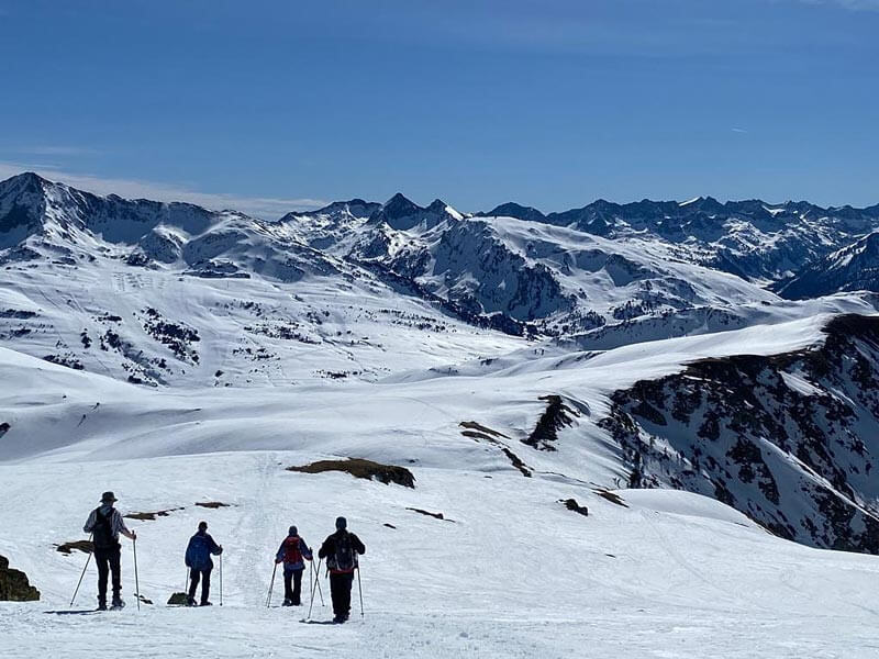 guided snowshoeing holidays in Val d'Aran